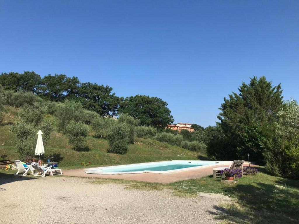 Il Casale Di Lavinia Bed & Breakfast Фабро Екстериор снимка